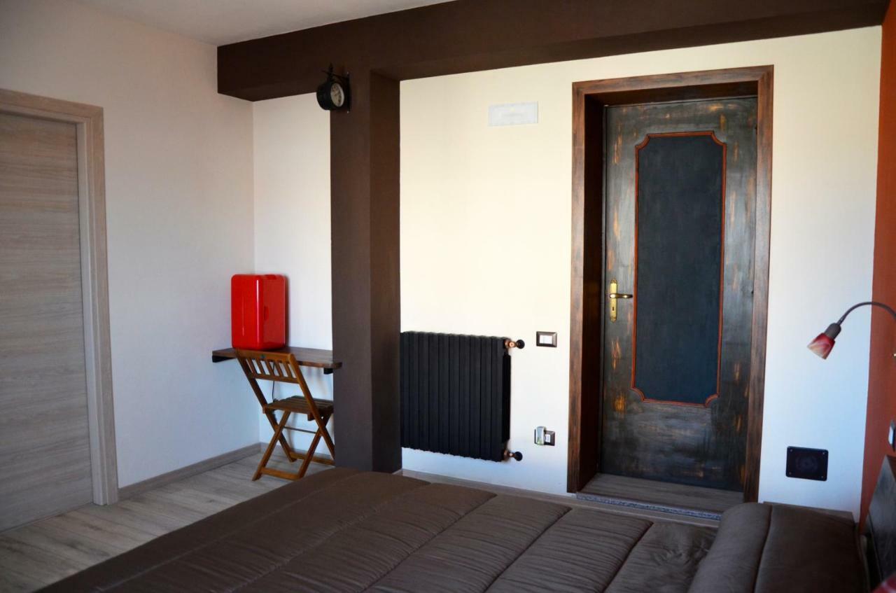 Artista B&B Cabras Exterior photo