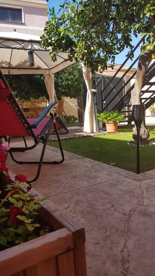 Artista B&B Cabras Exterior photo
